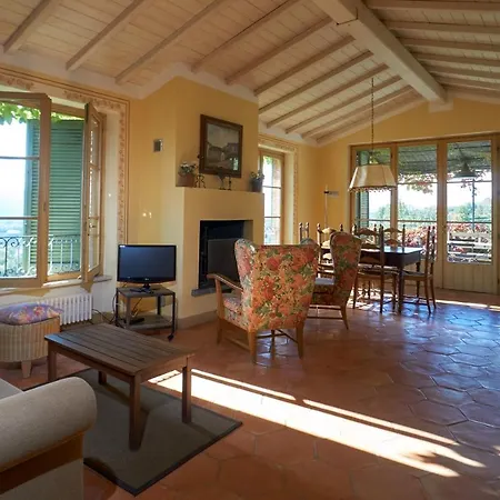 Sleeps 4 Pool Air Con Daire Castelnuovo Magra