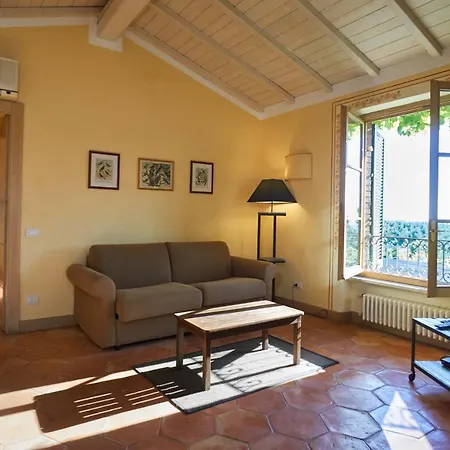 Sleeps 4 Pool Air Con