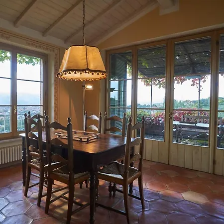 Sleeps 4 Pool Air Con *