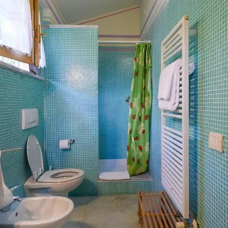 Sleeps 4 Pool Air Con Daire *